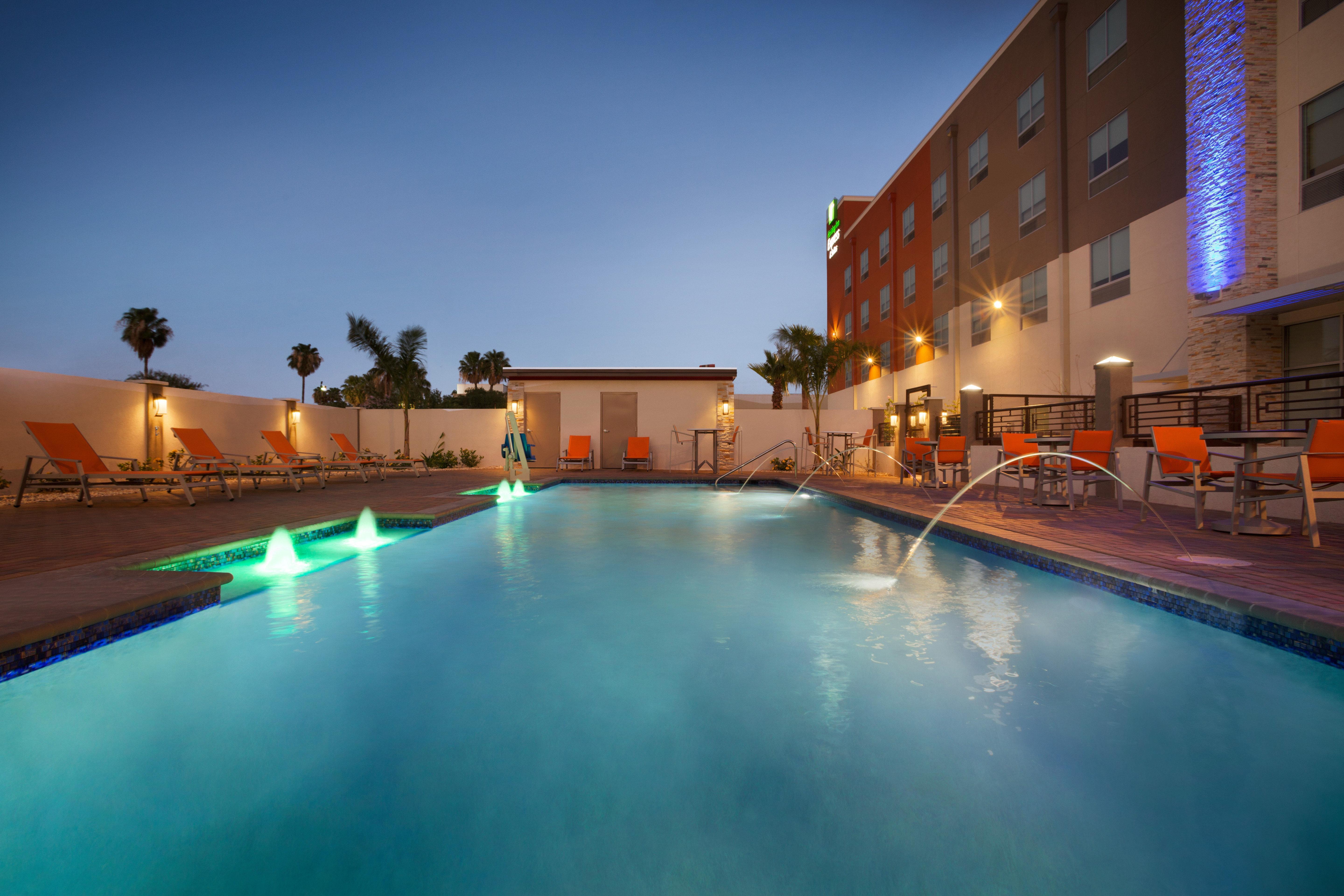 Holiday Inn Express & Suites - Mcallen - Medical Center Area By Ihg Zewnętrze zdjęcie